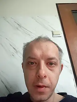 szajbusek41 online show from January 11, 8:43 am