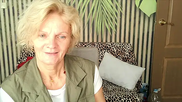 Snapshot of Zoe_Steell chatting on September 21, 6:29 am Zoe Steell online show from September 21, 6:29 am