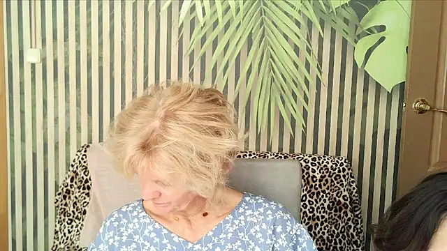 Snapshot of Zoe_Steell chatting on September 23, 7:15 am Zoe Steell online show from September 23, 7:15 am