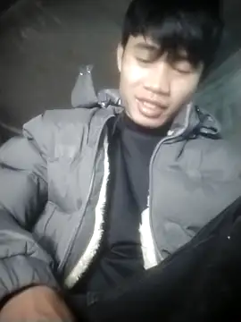 Snapshot of Nhyy_xx chatting on December 14, 2:29 am Nhyy xx online show from December 14, 2:29 am