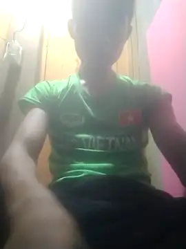 Snapshot of Nhyy_xx chatting on November 7, 8:19 am Nhyy xx online show from November 7, 8:19 am