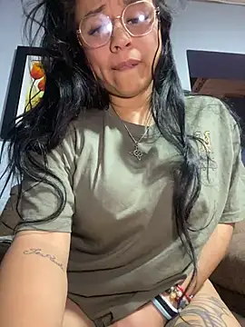 Snapshot of Rouus14 chatting on November 8, 9:02 am Rouus14 online show from November 8, 9:02 am