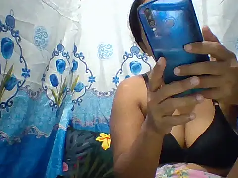 Snapshot of Wetpussie4_you chatting on September 26, 8:27 pm Wetpussie4 you online show from September 26, 8:27 pm