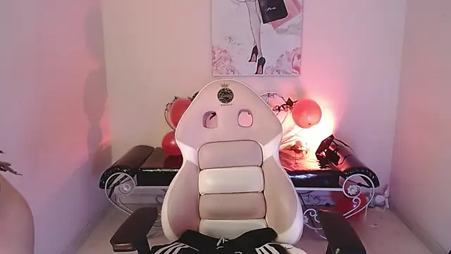 Snapshot of gaby_angel_ chatting on November 19, 7:47 pm gaby angel online show from November 19, 7:47 pm