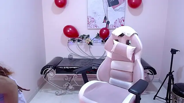 Snapshot of gaby_angel_ chatting on November 14, 6:00 pm gaby angel online show from November 14, 6:00 pm