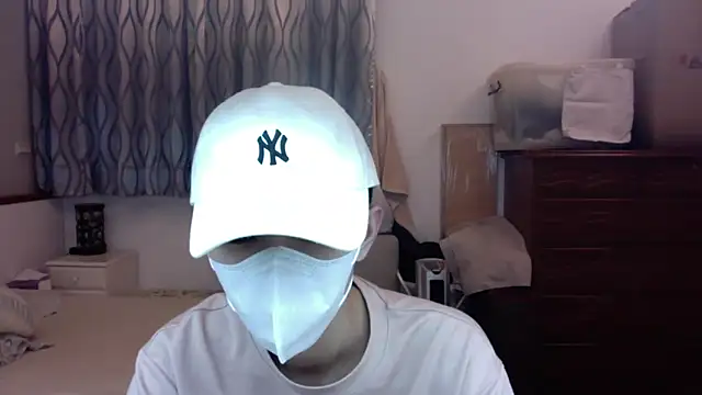 Snapshot of kai101010 chatting on September 22, 3:29 pm kai101010 online show from September 22, 3:29 pm