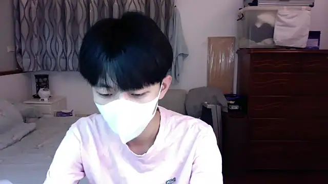 Snapshot of kai101010 chatting on November 19, 1:11 pm kai101010 online show from November 19, 1:11 pm