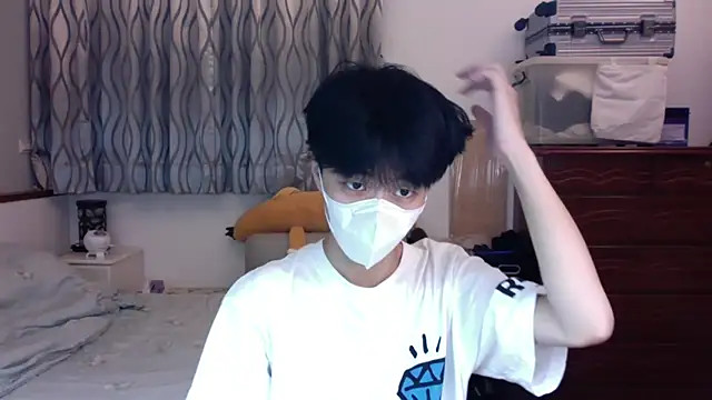 Snapshot of kai101010 chatting on November 30, 2:07 pm kai101010 online show from November 30, 2:07 pm