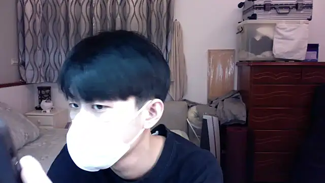 Snapshot of kai101010 chatting on November 22, 1:10 pm kai101010 online show from November 22, 1:10 pm