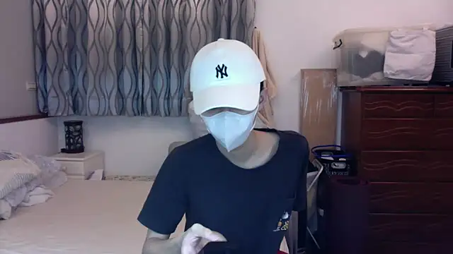 Snapshot of kai101010 chatting on September 29, 4:12 pm kai101010 online show from September 29, 4:12 pm