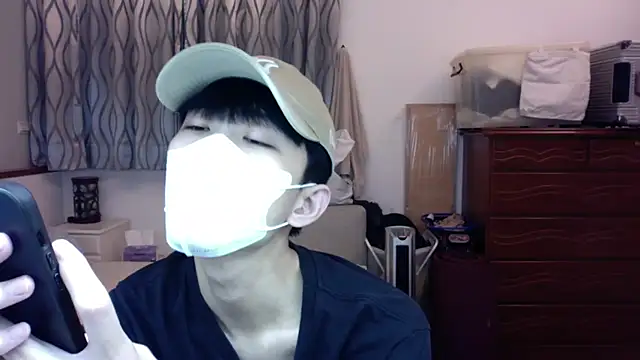 Snapshot of kai101010 chatting on October 2, 4:21 pm kai101010 online show from October 2, 4:21 pm