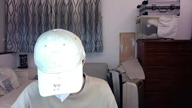 Snapshot of kai101010 chatting on November 15, 2:43 pm kai101010 online show from November 15, 2:43 pm