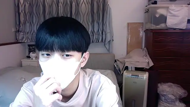 Snapshot of kai101010 chatting on November 16, 2:33 pm kai101010 online show from November 16, 2:33 pm