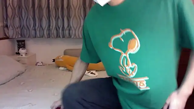 Snapshot of kai101010 chatting on November 25, 2:28 pm kai101010 online show from November 25, 2:28 pm