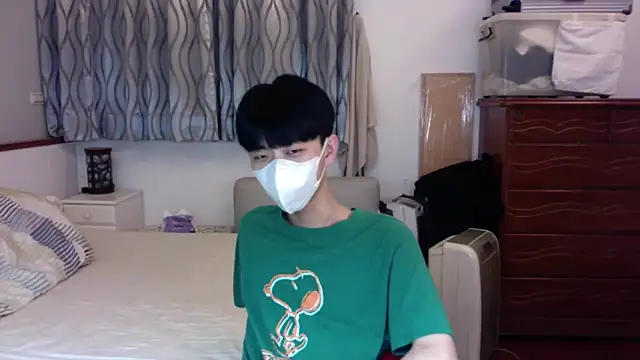 Snapshot of kai101010 chatting on November 12, 2:21 pm kai101010 online show from November 12, 2:21 pm