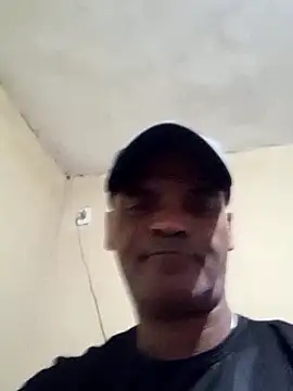 Snapshot of JeffersonRay chatting on June 18, 11:48 am JeffersonRay online show from June 18, 11:48 am