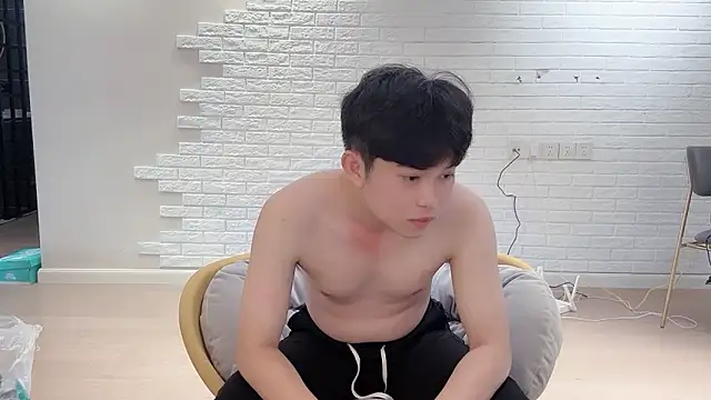 xlong00099 online show from September 18, 6:16 am