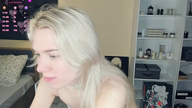 DianeHonnette online show from December 5, 7:34 pm