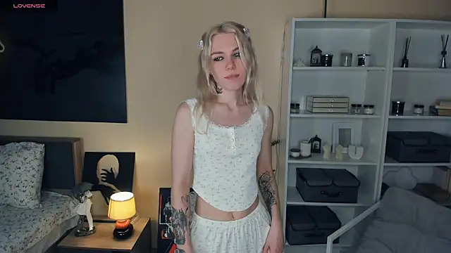 DianeHonnette online show from October 9, 7:14 pm