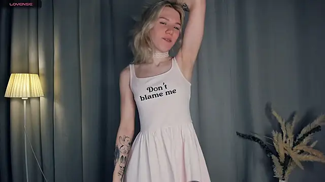 DianeHonnette online show from January 10, 7:31 pm