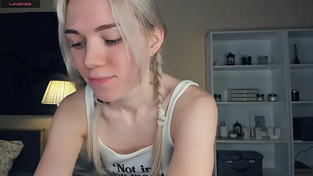 DianeHonnette online show from December 22, 7:14 pm