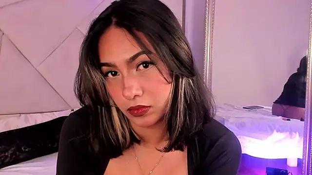 Snapshot of RouseWhitte chatting on May 6, 3:27 pm RouseWhitte online show from May 6, 3:27 pm