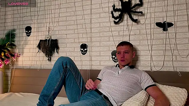 GarettVoss online show from October 24, 6:01 am