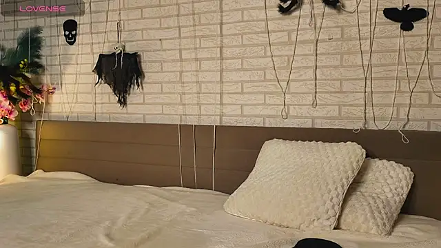 GarettVoss online show from October 25, 5:39 am