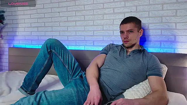 GarettVoss online show from December 22, 7:08 am