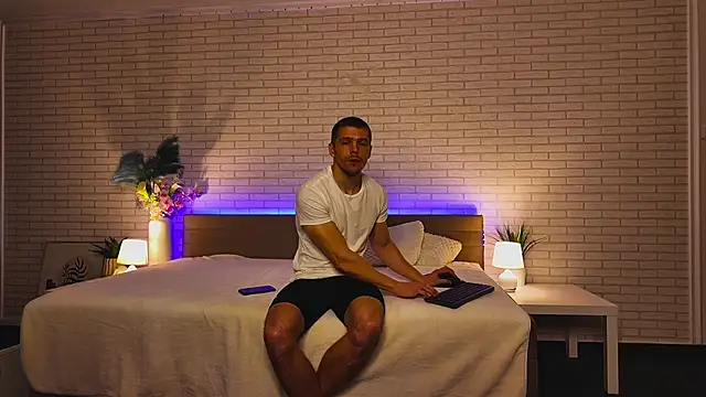 GarettVoss online show from November 15, 6:39 am