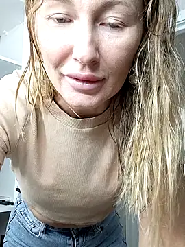 Risky-SquirtingGirl online show from September 21, 10:20 am