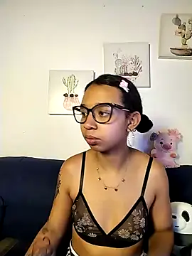 Suzanelee1 online show from January 17, 1:09 am