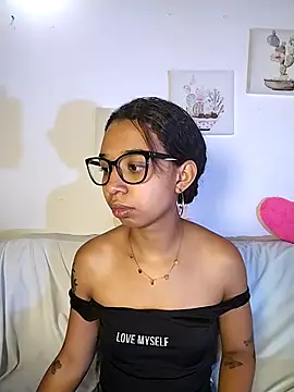 Suzanelee1 online show from November 6, 2:26 am