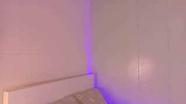 KeendraFox  online show from April 21, 10:00 am