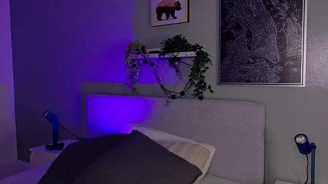 KeendraFox  online show from April 10, 10:11 am