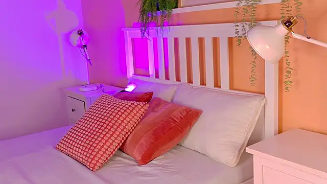 KeendraFox  online show from April 5, 11:17 am