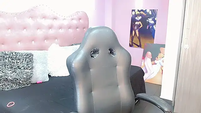 Snapshot of Sophia_Stonee chatting on October 14, 11:11 am Sophia Stonee online show from October 14, 11:11 am