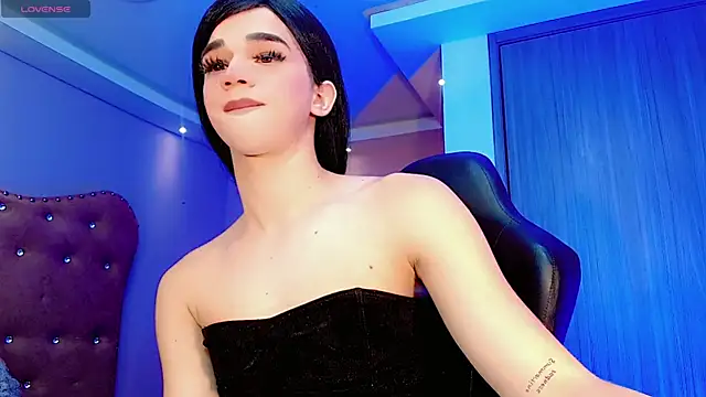 Snapshot of Sophia_Stonee chatting on September 28, 11:44 pm Sophia Stonee online show from September 28, 11:44 pm
