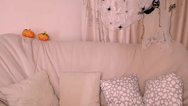 MollyKissy online show from October 18, 9:22 am