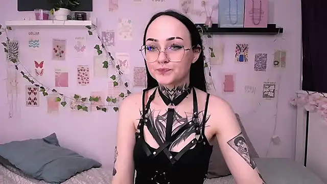 MollyKissy online show from October 5, 9:55 am