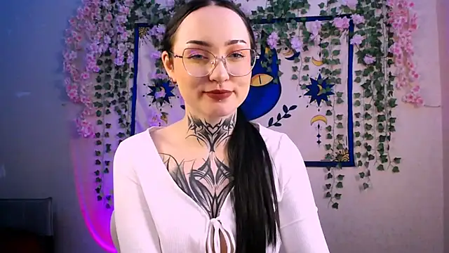 MollyKissy online show from April 15, 4:55 pm