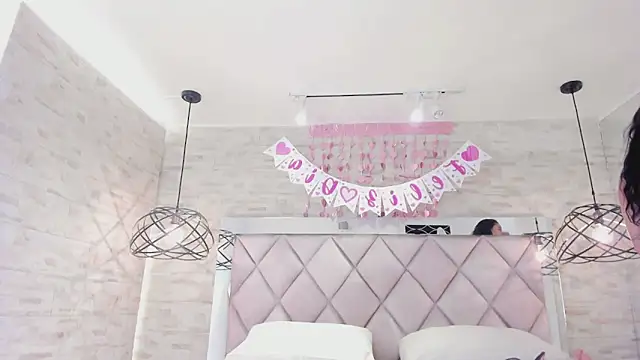 grace daviss online show from February 11, 10:15 am