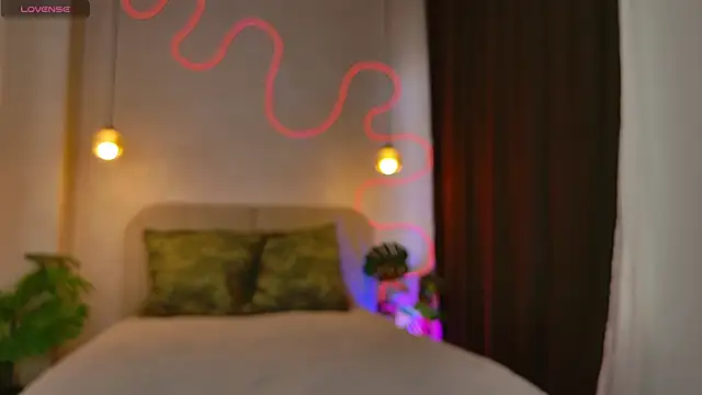 B Monica  online show from September 19, 2:21 pm