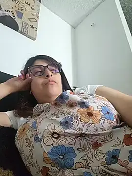 queenalexxa111 online show from March 28, 6:20 pm