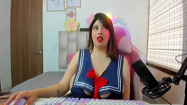 queenalexxa111 online show from May 13, 12:56 pm