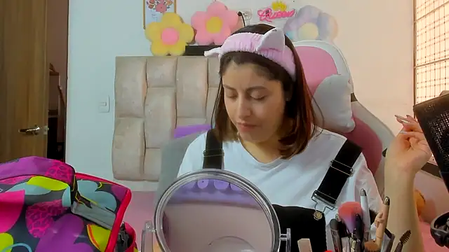 queenalexxa111 online show from December 18, 5:39 pm