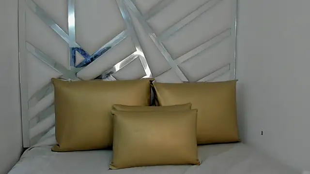 Snapshot of Valeria-Cruzz chatting on November 12, 11:47 am Valeria-Cruzz online show from November 12, 11:47 am