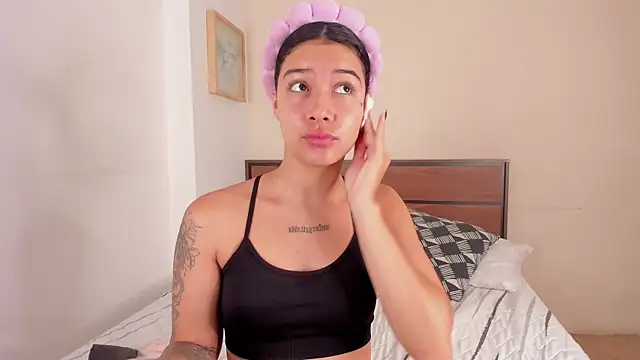 SofiaClarkson online show from January 12, 1:07 pm