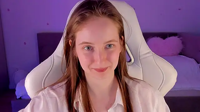 Snapshot of CrystalSoul_ chatting on November 17, 11:25 am CrystalSoul online show from November 17, 11:25 am