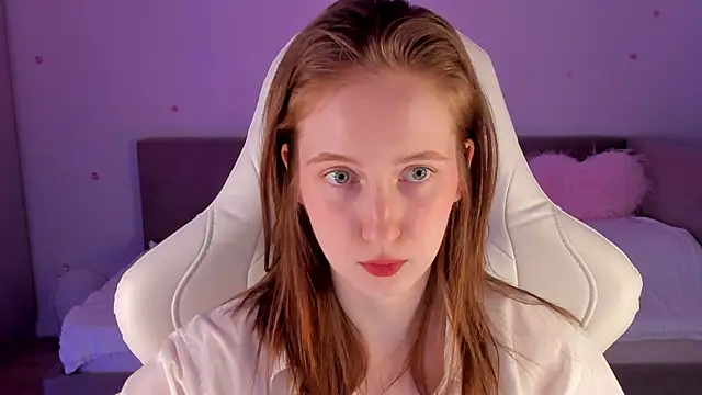 Snapshot of CrystalSoul_ chatting on November 18, 11:24 am CrystalSoul online show from November 18, 11:24 am